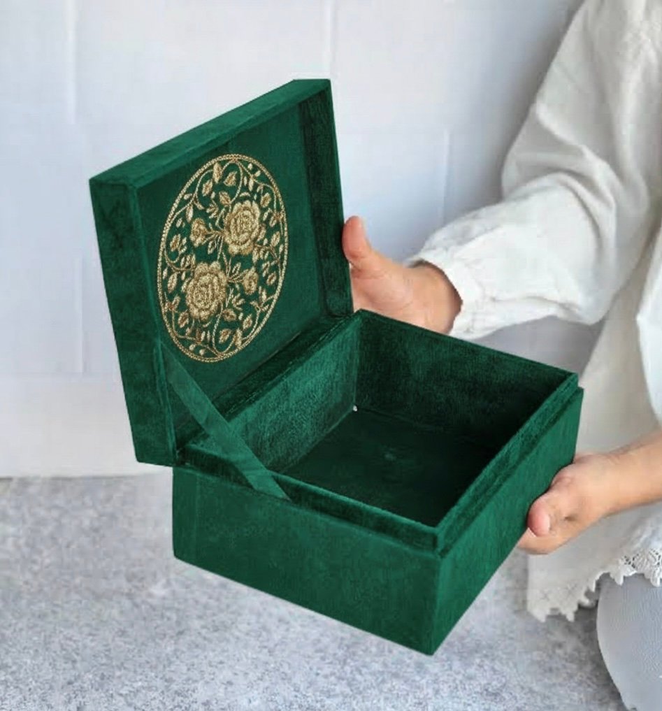 Velvet Lined Boxes View 3